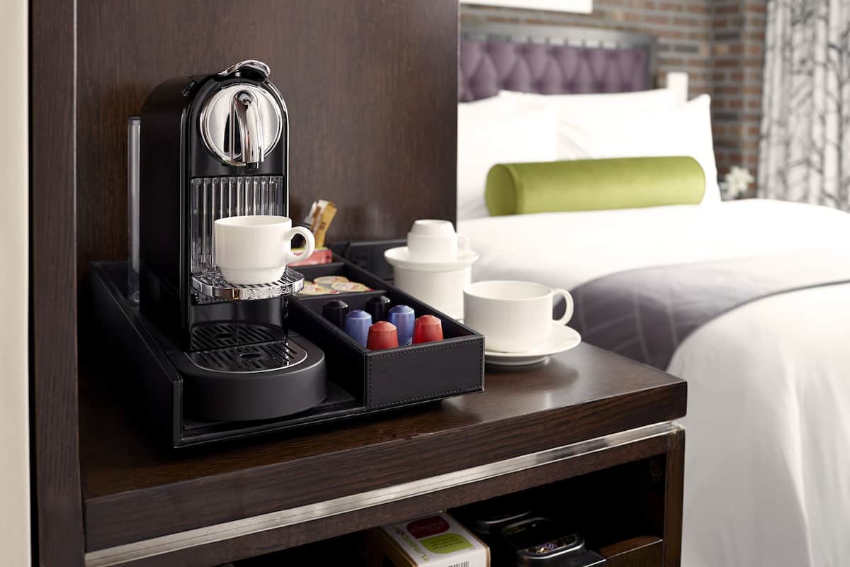 Classic King Guest Room Archer Hotel New York

 image 3
