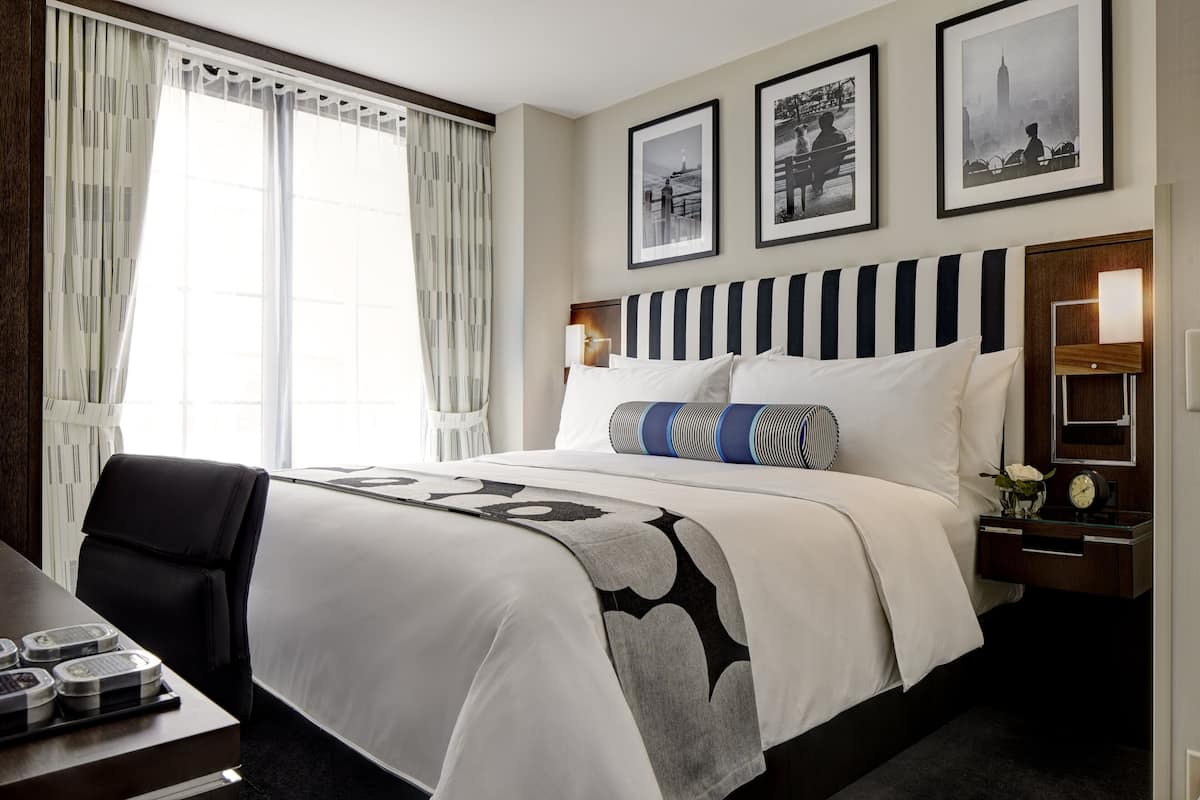 Classic King Guest Room Archer Hotel New York

 image 4
