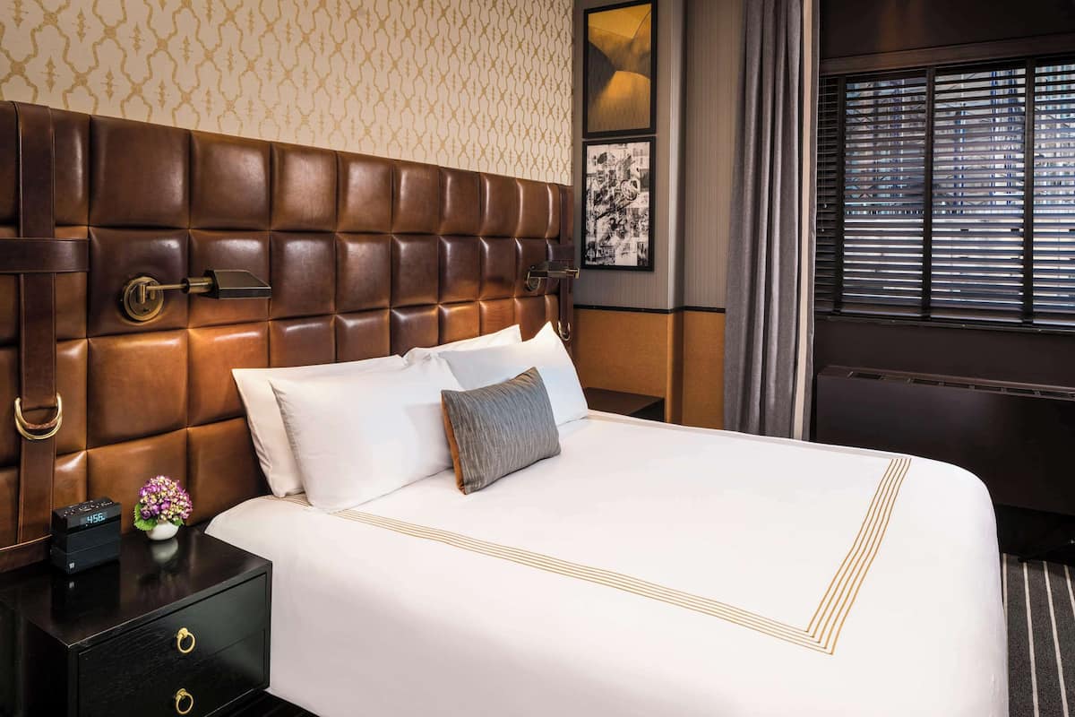 Room, 1 King Bed Gild Hall, A Thompson Hotel image 4