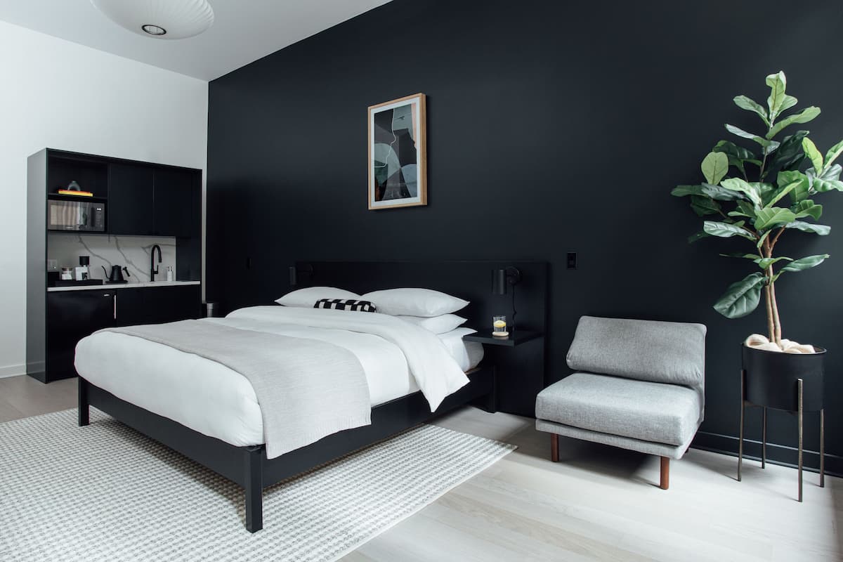 Queen Studio Mint House 70 Pine by Kasa
 image 8