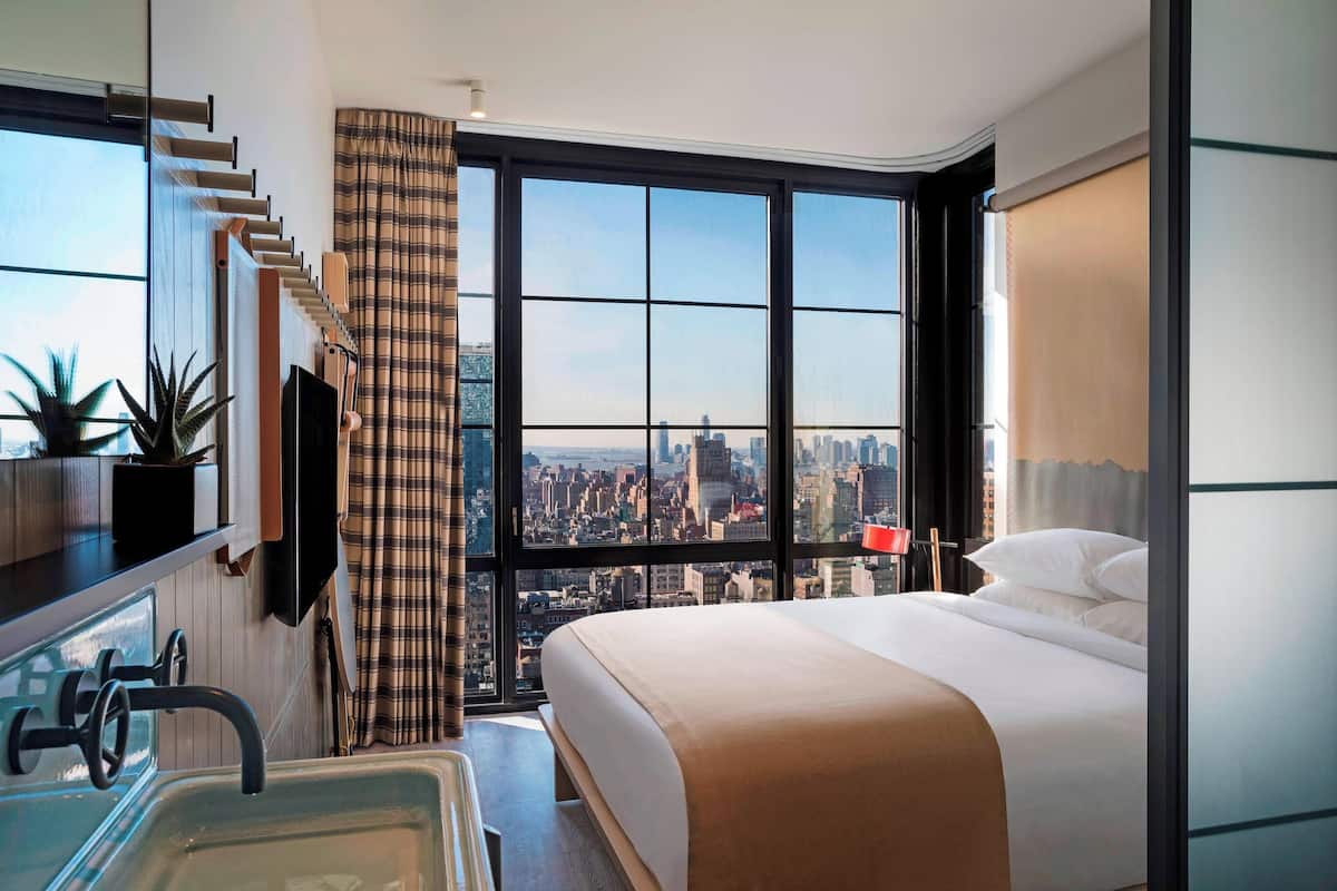 Room, 1 King Bed Moxy NYC Chelsea
 image 5