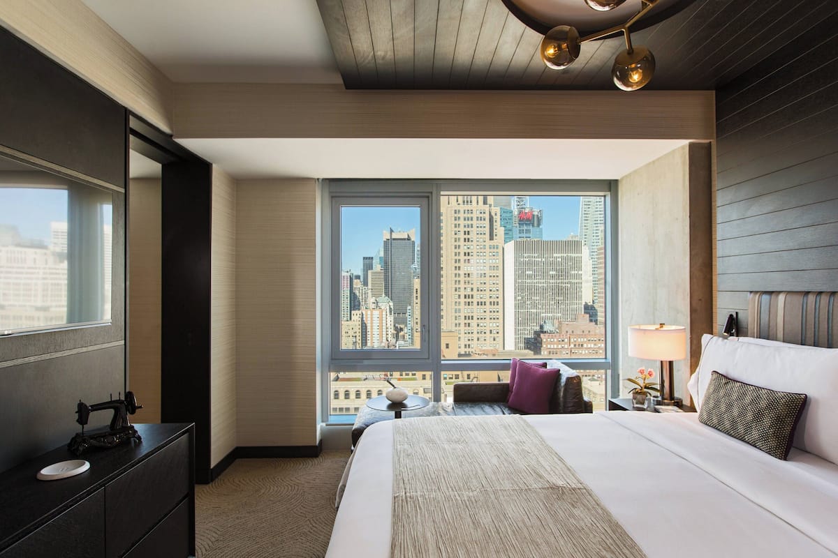 Standard Room Renaissance New York Midtown Hotel
 image 2