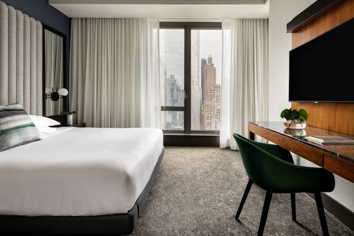 Room, 1 King Bed, Kimpton Hotel Eventi by IHG
4.0  image 5