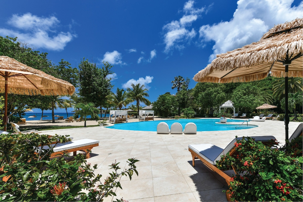 The Inn (Beach cabana) image 3