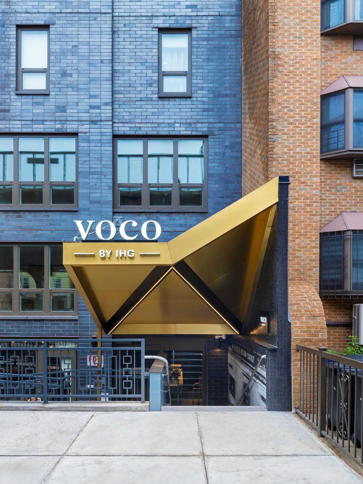 Standard Room, 1 Queen Bed, voco Astoria by IHG image 3