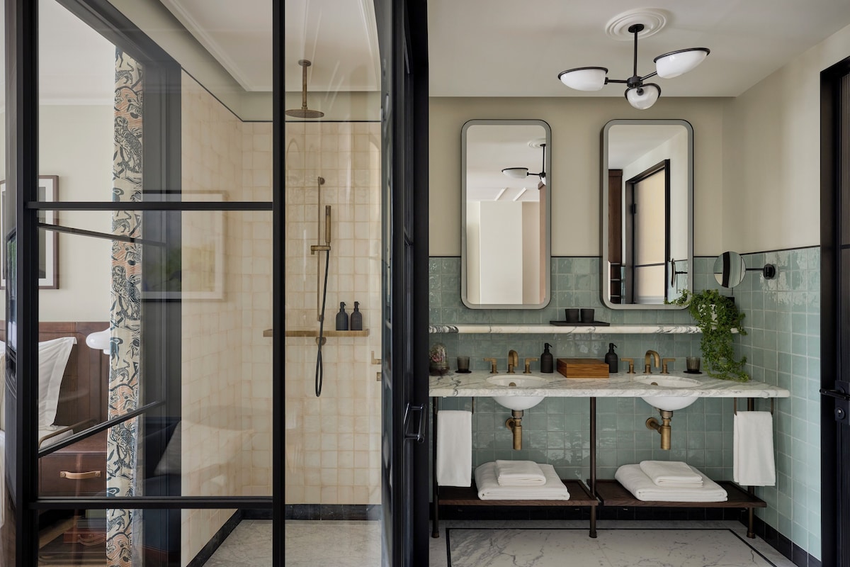 Six Senses London (Superior Room) image 8