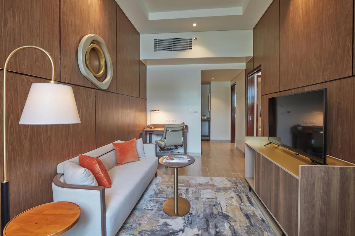 Executive 1 Bedroom Suite, Grand Westside Manila B image 1