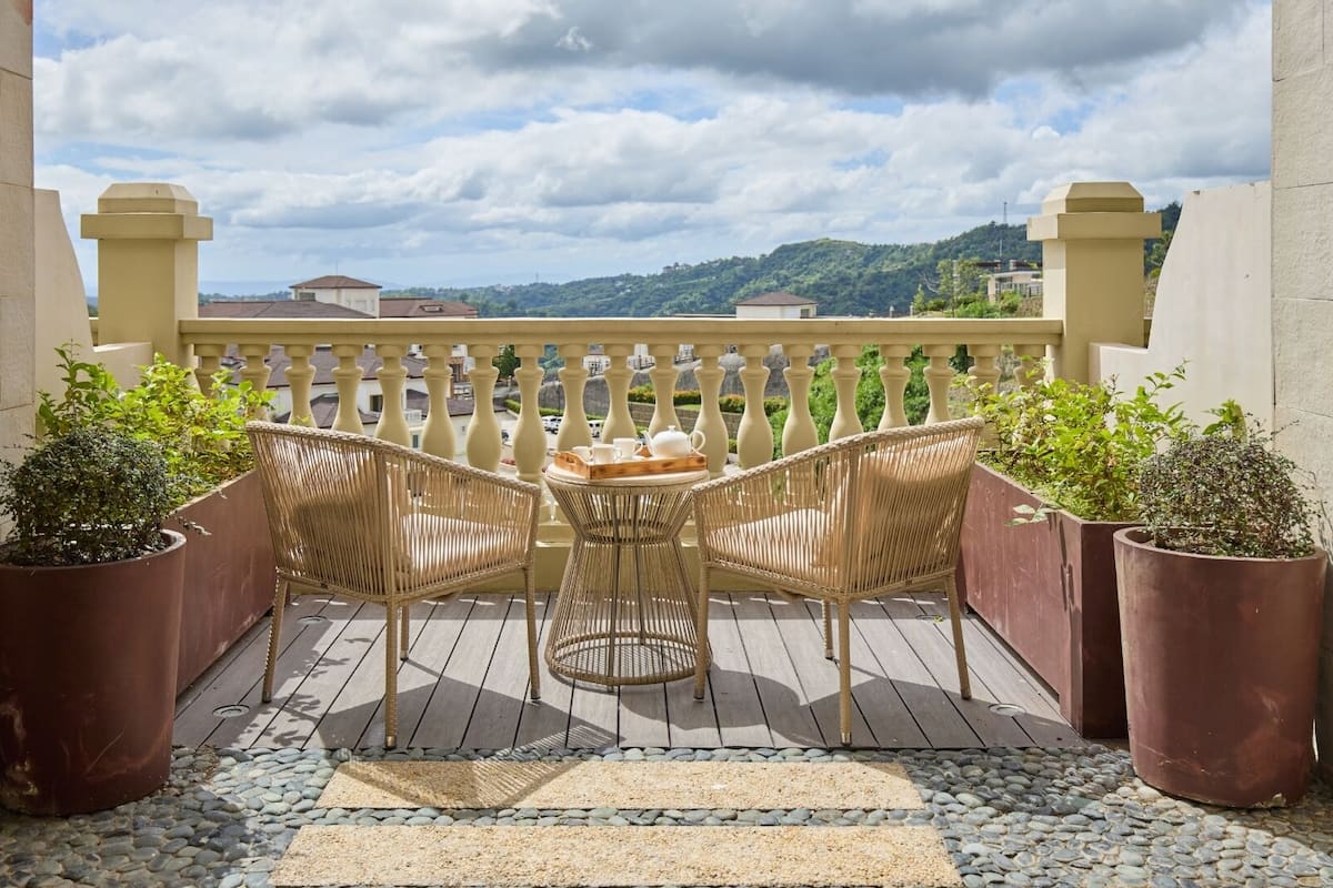 Premier King, Twin Lakes Hotel - near Tagaytay
 image 6