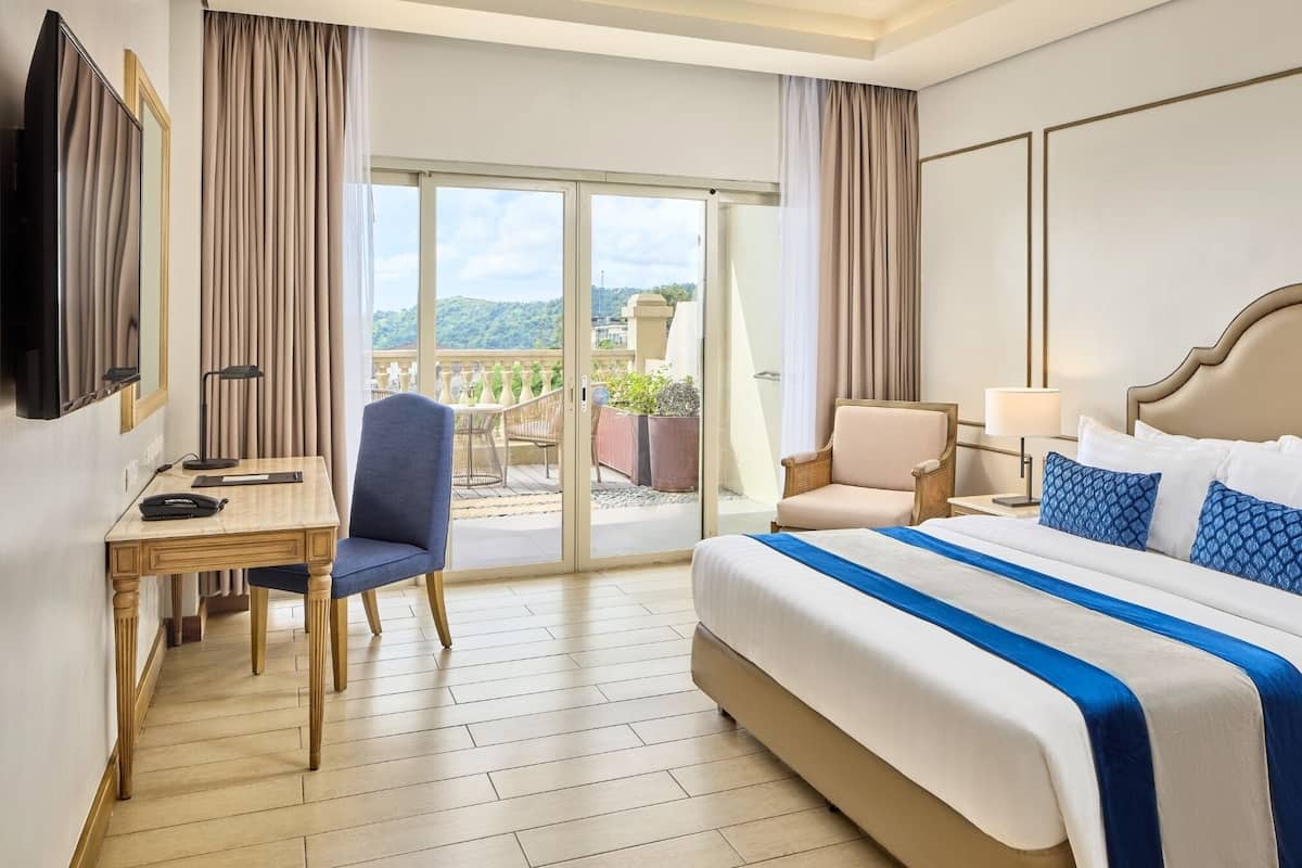 Premier King, Twin Lakes Hotel - near Tagaytay
 image 7