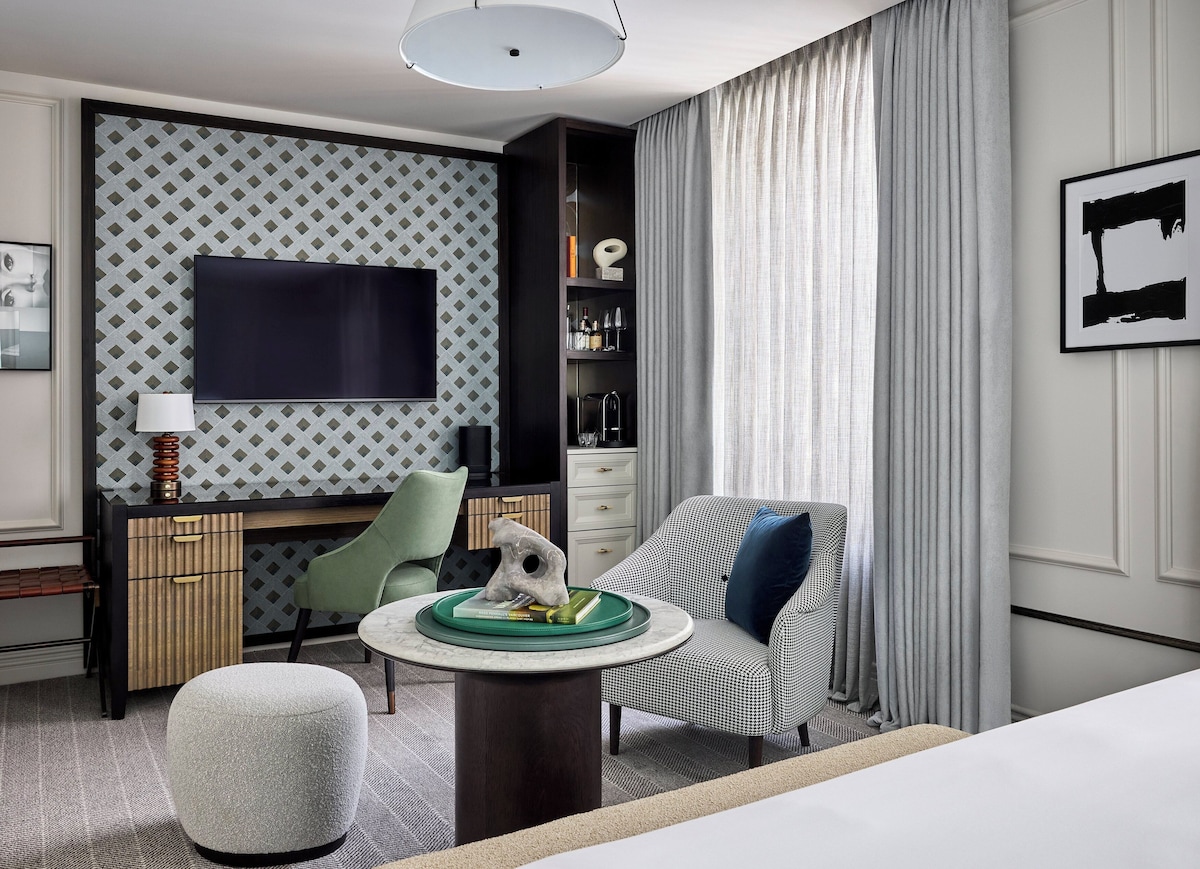 Rosewood Hotel (Superior King Room) image 3