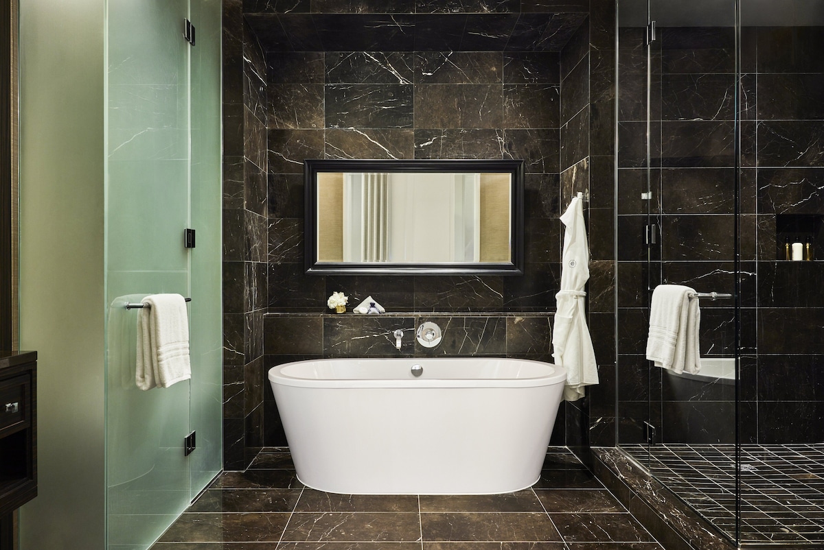 Rosewood Hotel (Superior King Room) image 9