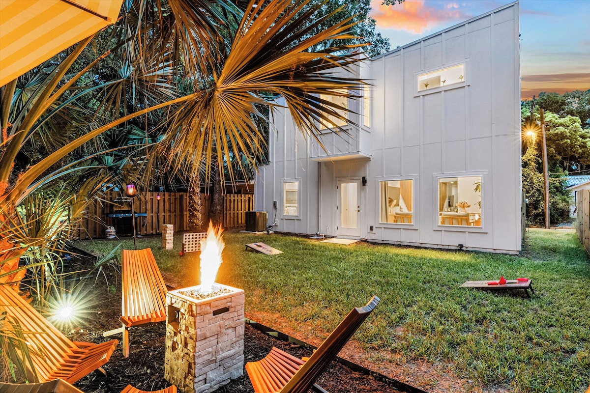 3BR Coastal Retreat near Downtown & Beach image 9