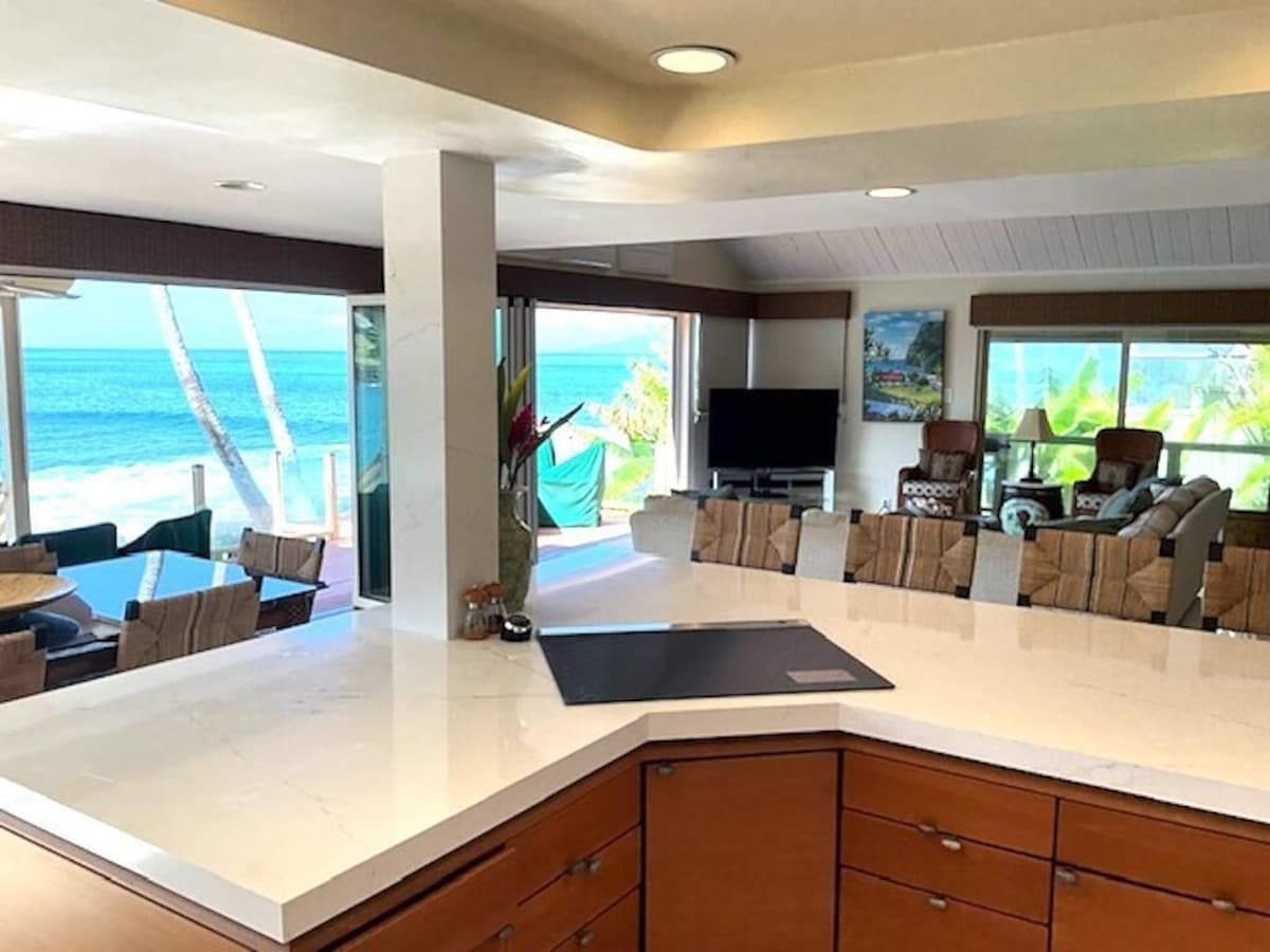 Entire home Oceanfront Lahaina, HI image 3