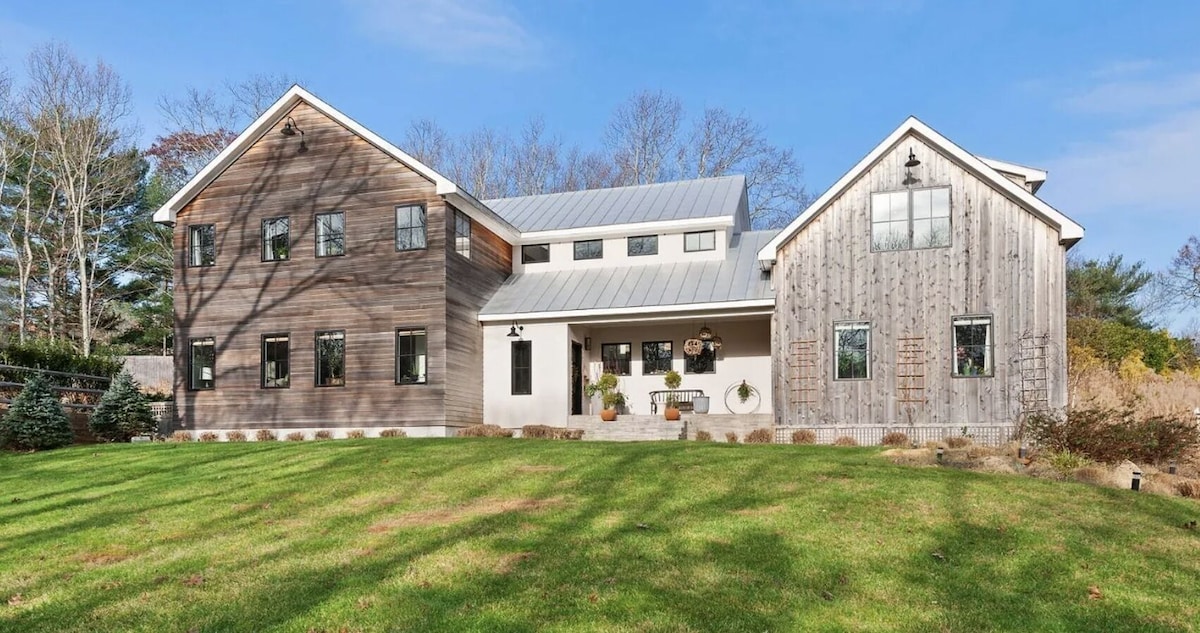 Modern Farmhouse with Pool in East Hampton Beach image 4
