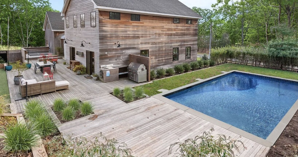 Modern Farmhouse with Pool in East Hampton Beach image 9