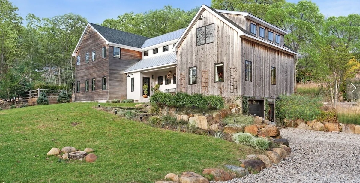 Modern Farmhouse with Pool in East Hampton Beach image 10