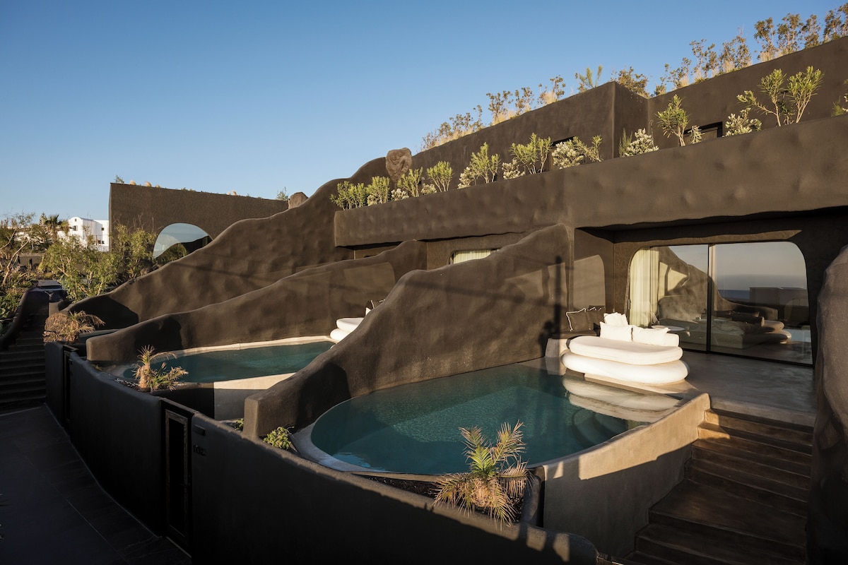 One of One Hotel (Cave Suite Caldera View) image 9