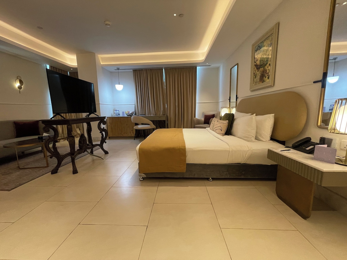 The Nishat Hotel (Executive King Room) image 2