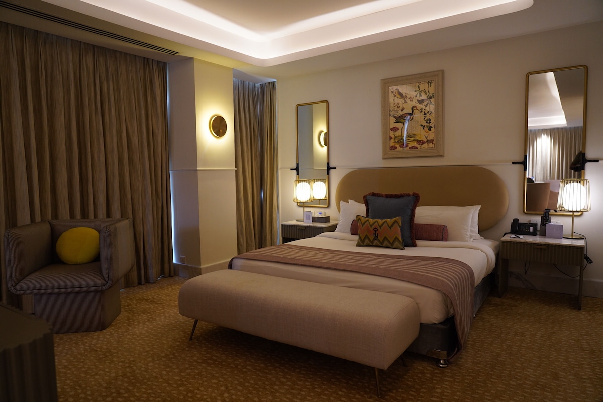 The Nishat Hotel (Executive King Room) image 3
