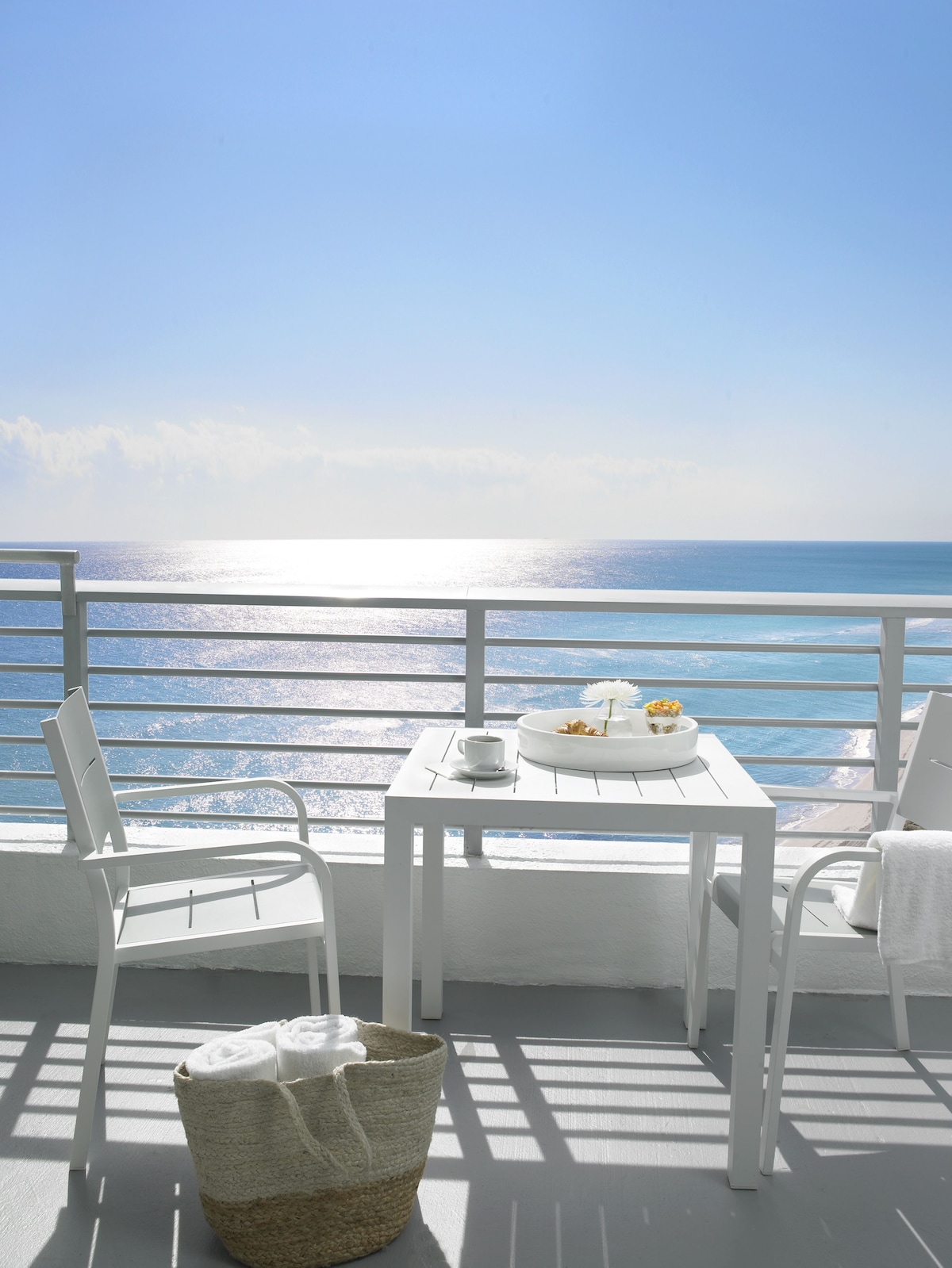 Grand Beach Hotel (King Suite with Bay View) image 2