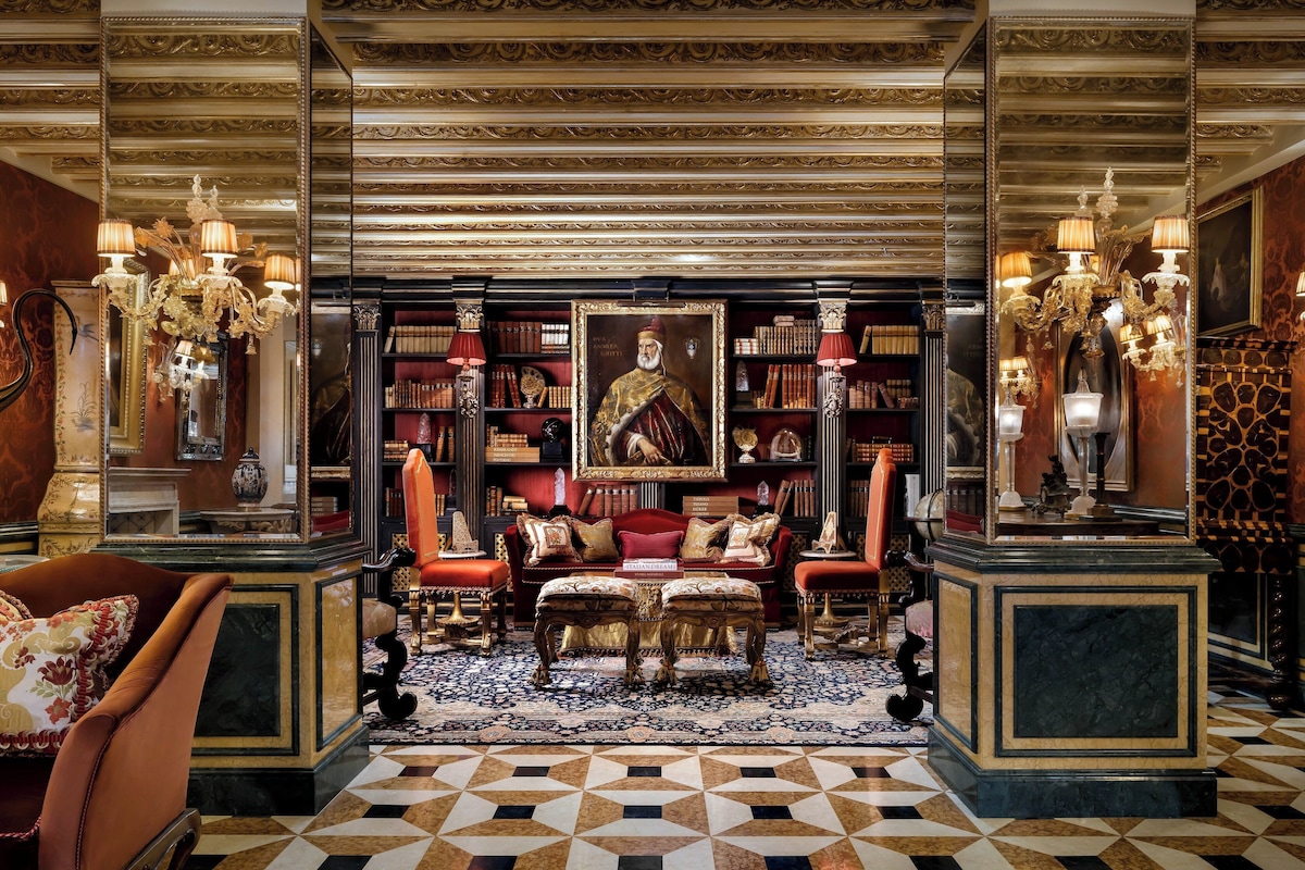 The Gritti Palace (Venetian room) image 2