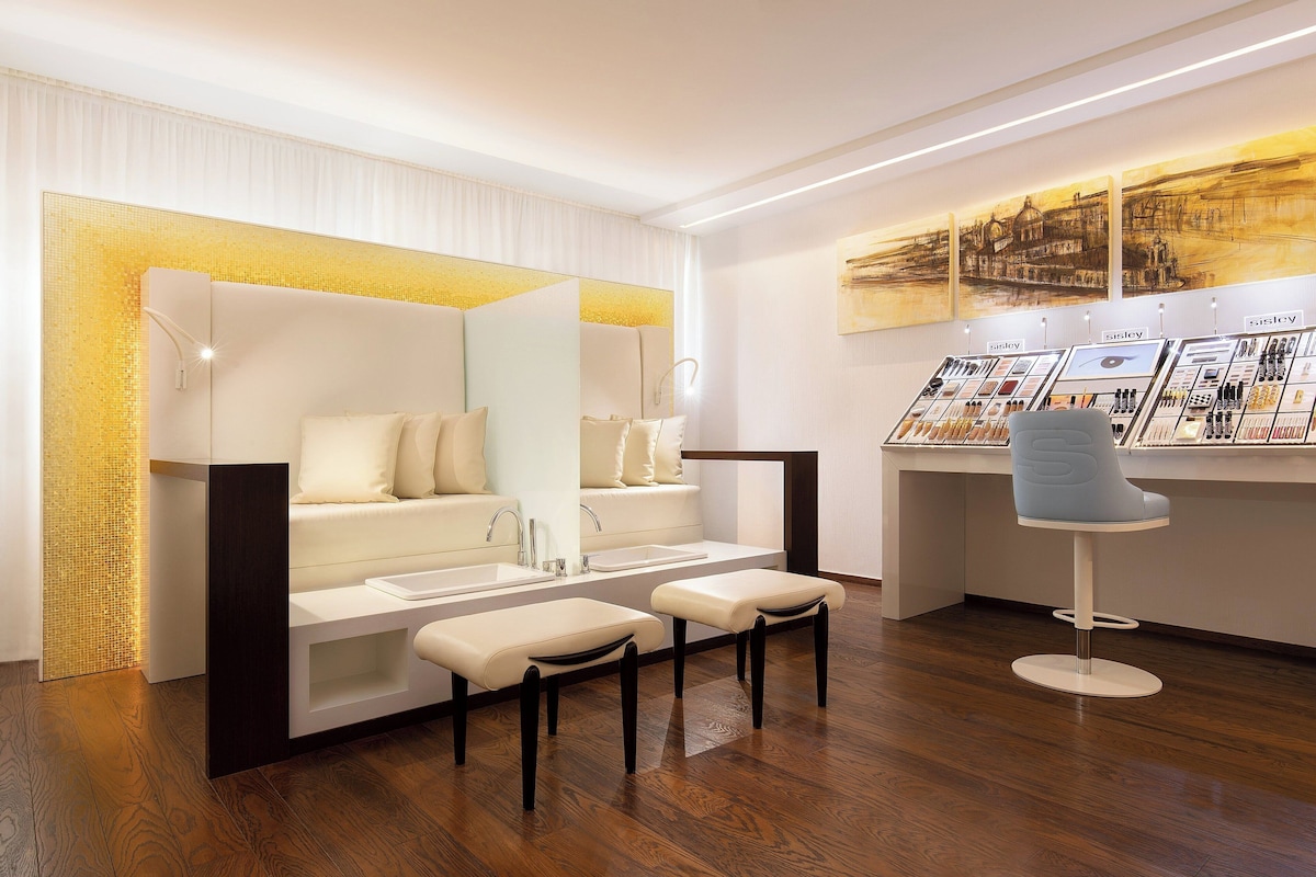 The Gritti Palace (Venetian room) image 7