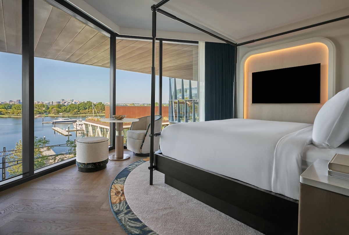 Pendry Washington DC - The Wharf image 3