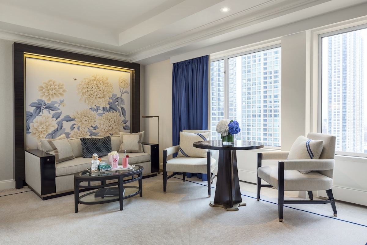 The Peninsula Chicago (Premier King Room) image 3
