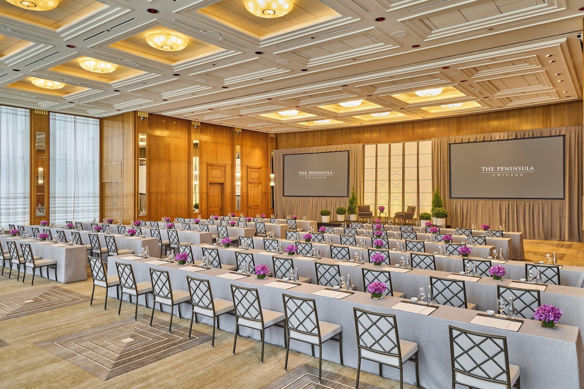 The Peninsula Chicago (Premier King Room) image 5