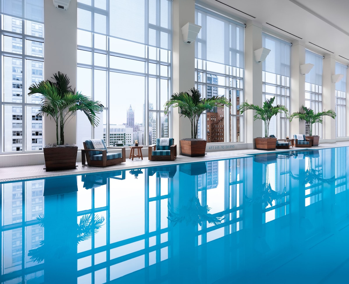 The Peninsula Chicago (Premier King Room) image 8