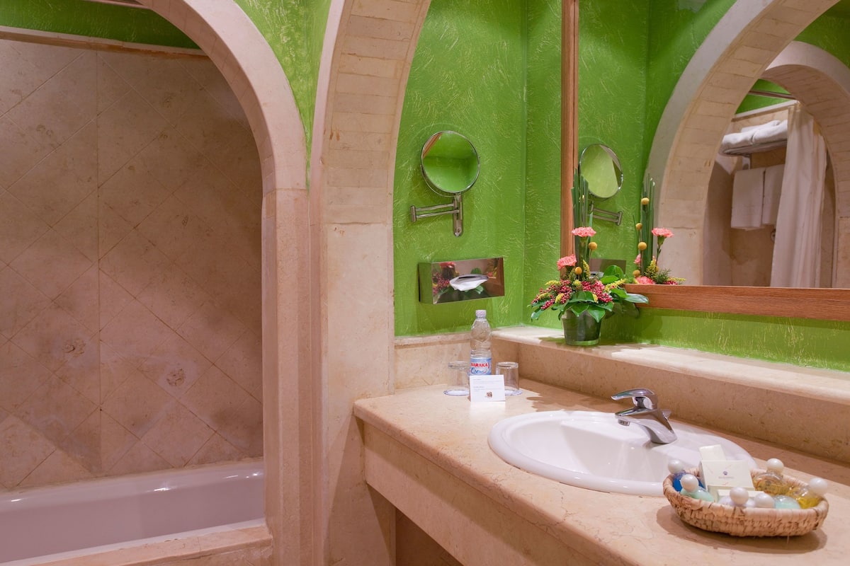 Makadi Palace Junior Suite image 4