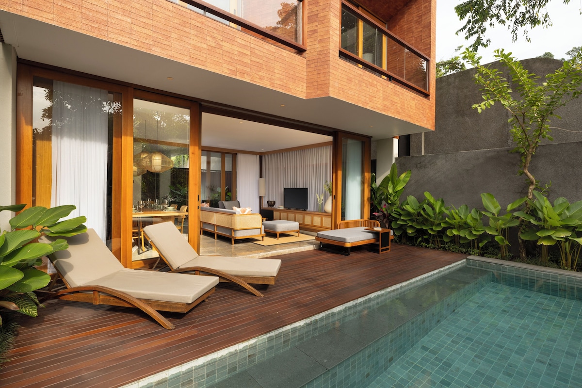 4 Bedrooms Premium Pool Villa, Damara Village Ubud image 1