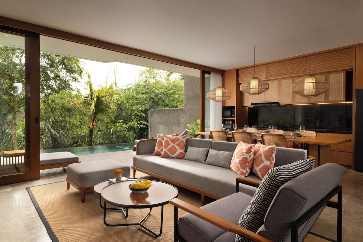 4 Bedrooms Premium Pool Villa, Damara Village Ubud image 2