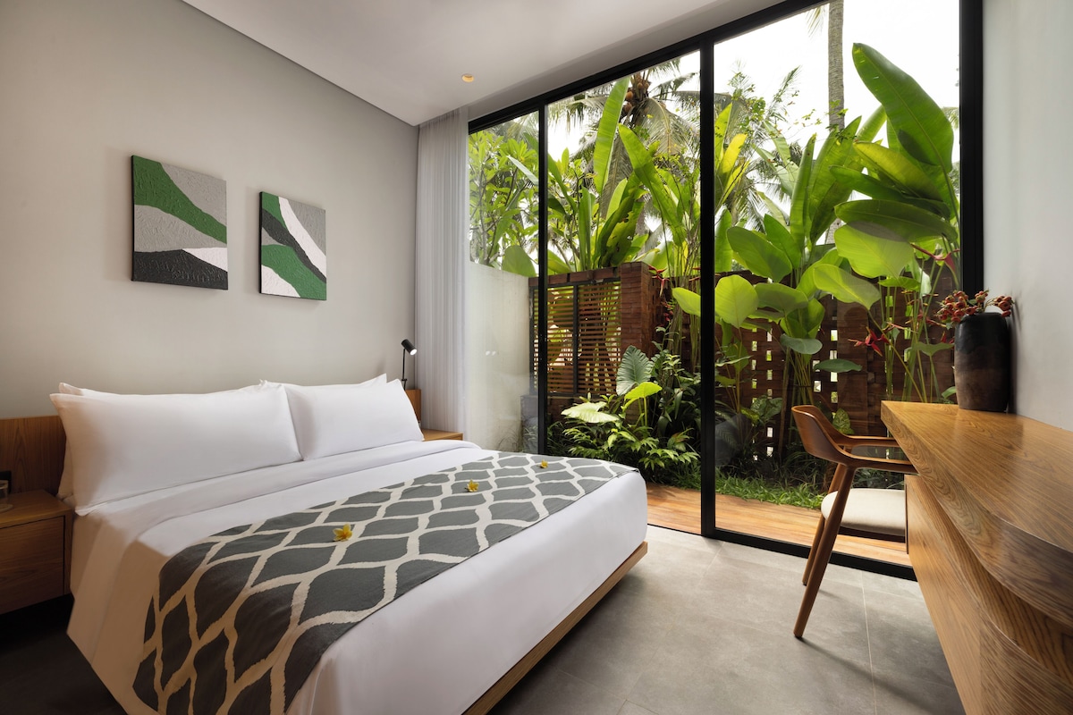 4 Bedrooms Premium Pool Villa, Damara Village Ubud image 10