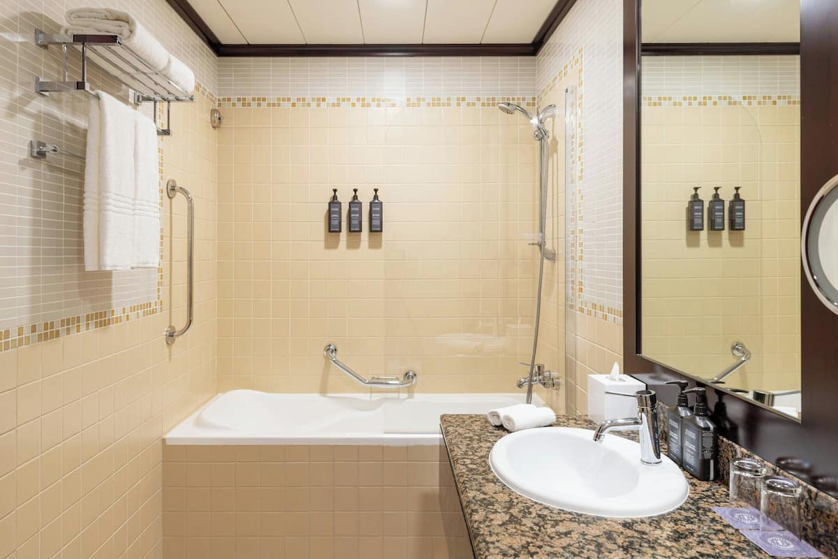 Sheraton The Walk, Dubai Three Bedroom Suite
 image 1