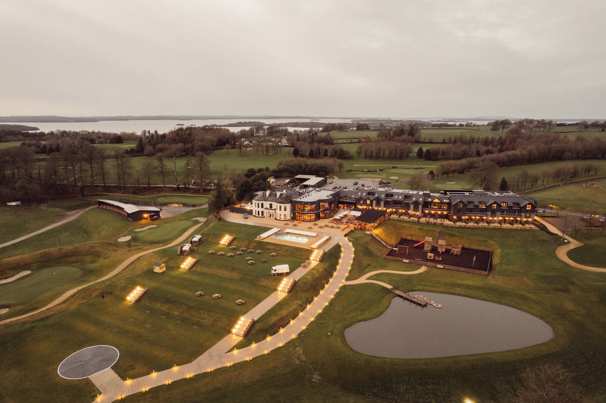 Glasson Lakehouse (The Lakeview Classic) image 1