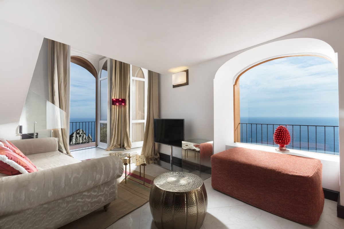 Hotel Punta Tragara (Junior Suite with Sea View) image 5