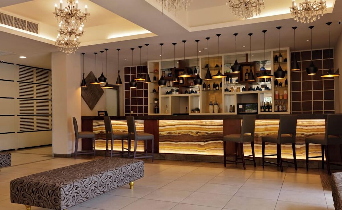 Labadi Beach Hotel (Double Room) image 6
