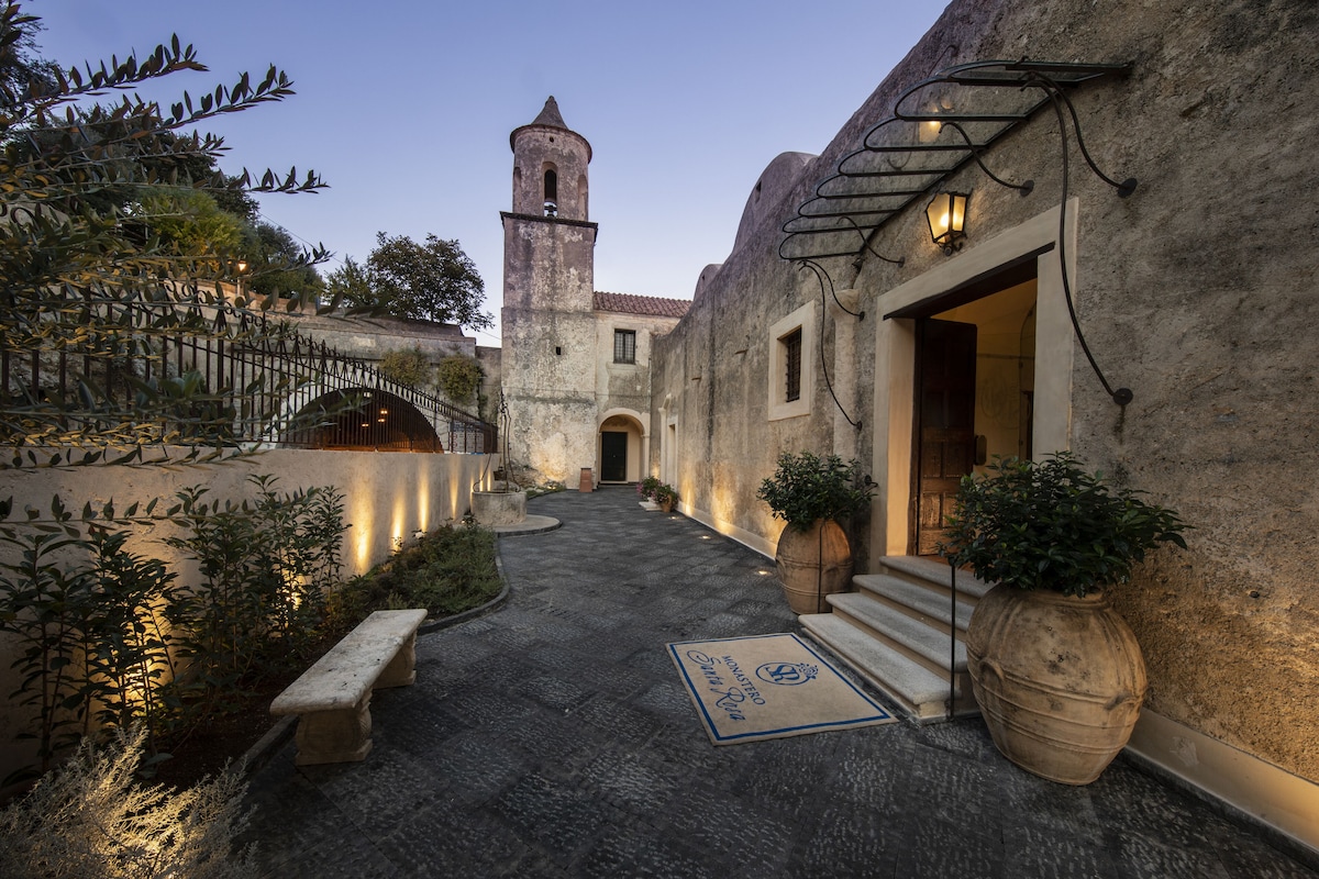 Monastero Santa Rosa (Room with Sea View) image 3