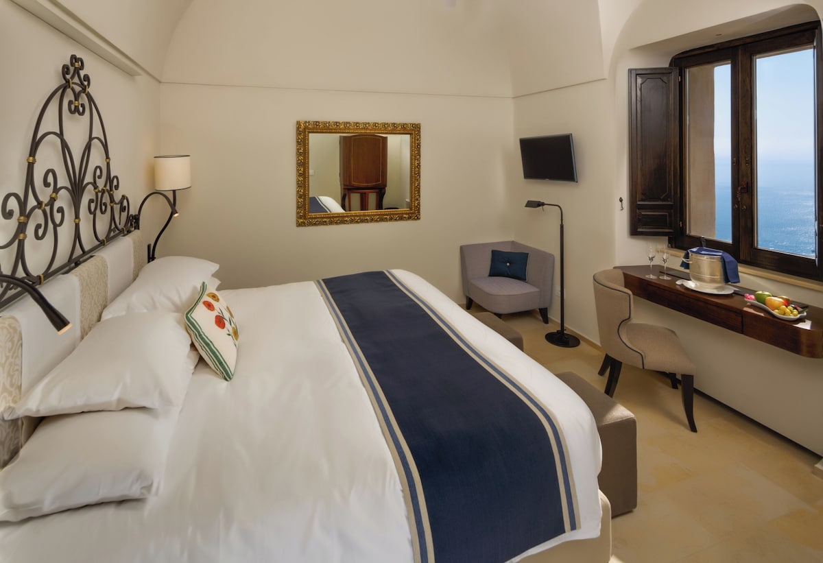 Monastero Santa Rosa (Room with Sea View) image 4