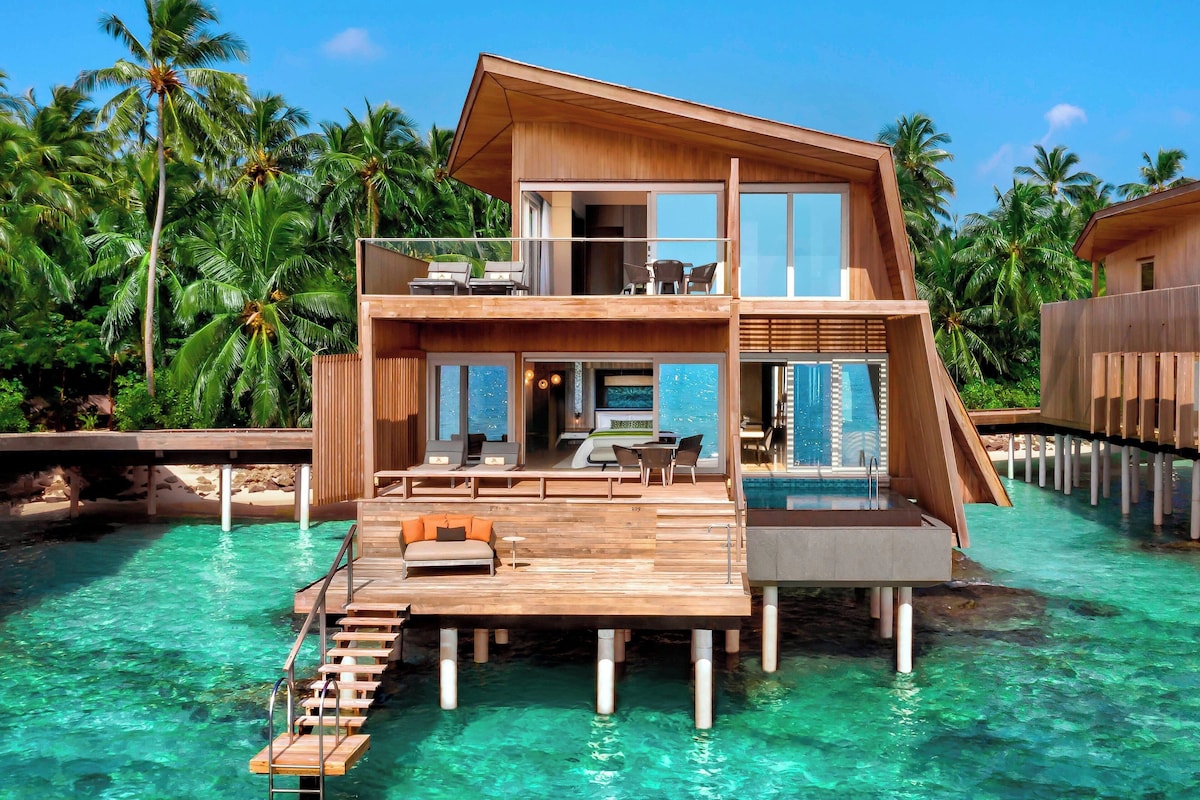 The St. Regis Maldives Vommuli Resort image 1