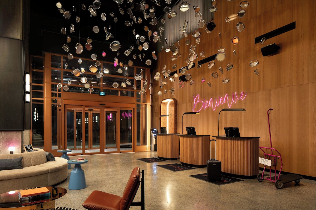 Moxy Montreal (Standard Room with City View) image 3