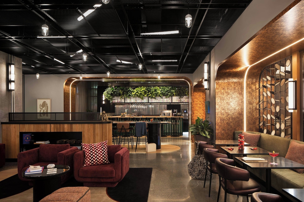 Moxy Montreal (Standard Room with City View) image 5