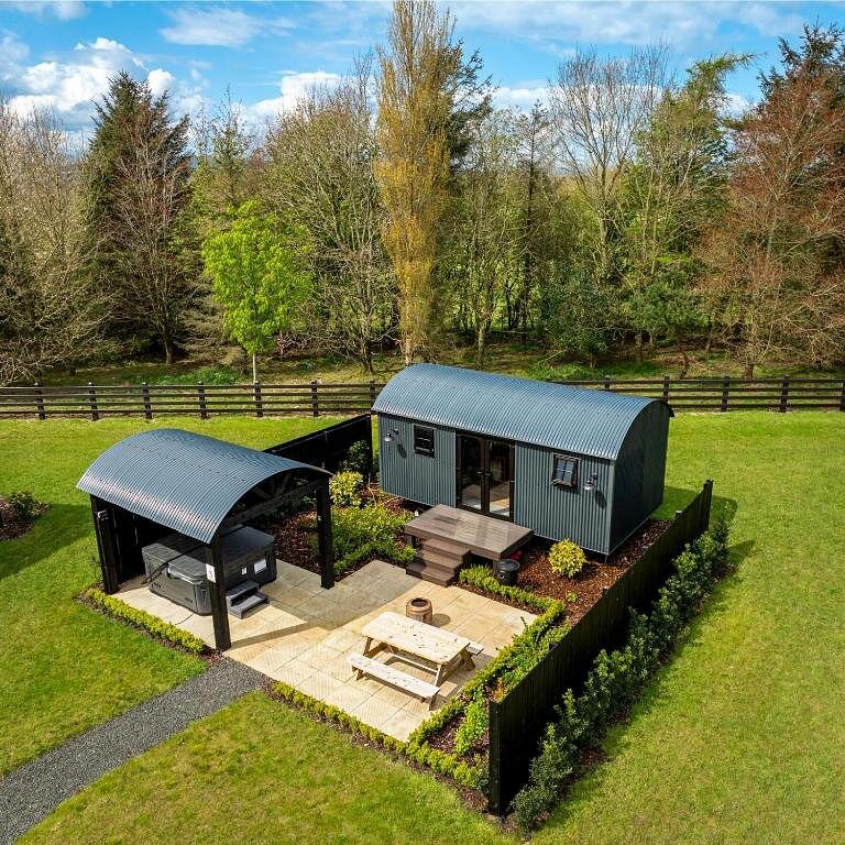 Shepherds Huts (Studio with Mountain View) image 1