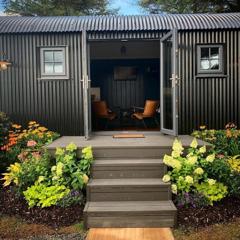 Shepherds Huts (Studio with Mountain View) image 2
