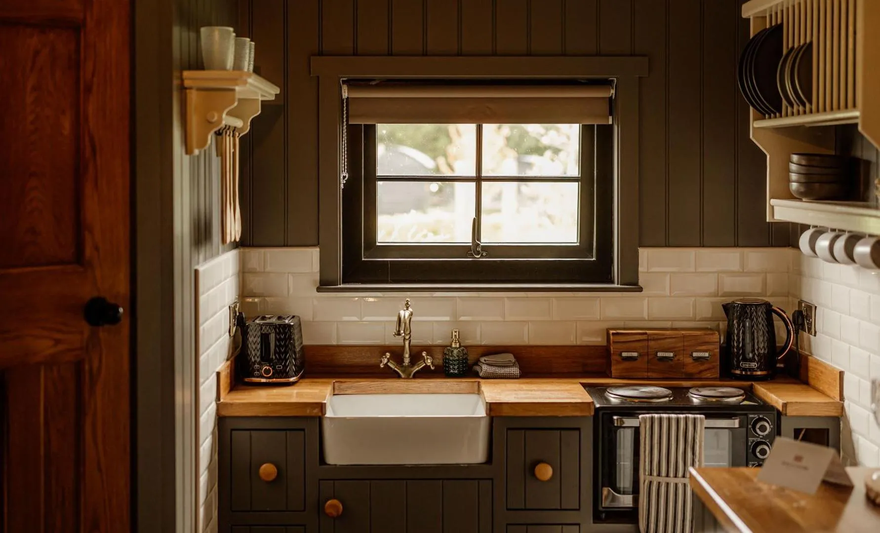 Shepherds Huts (Studio with Mountain View) image 9