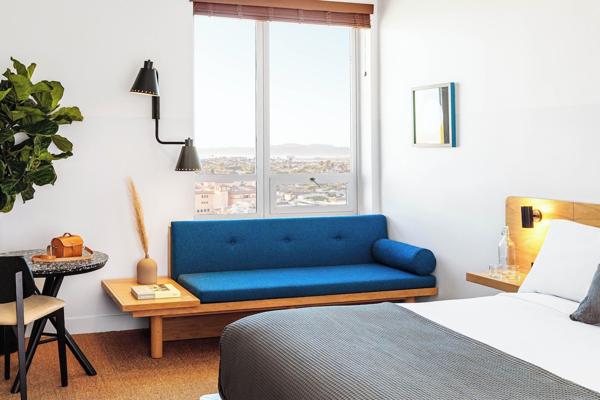 Hotel June West LA (Spacious King) image 5
