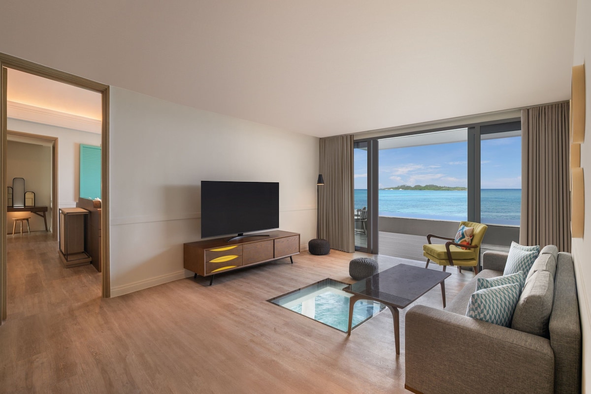 Le Meridien Maldives Resort & Spa image 1