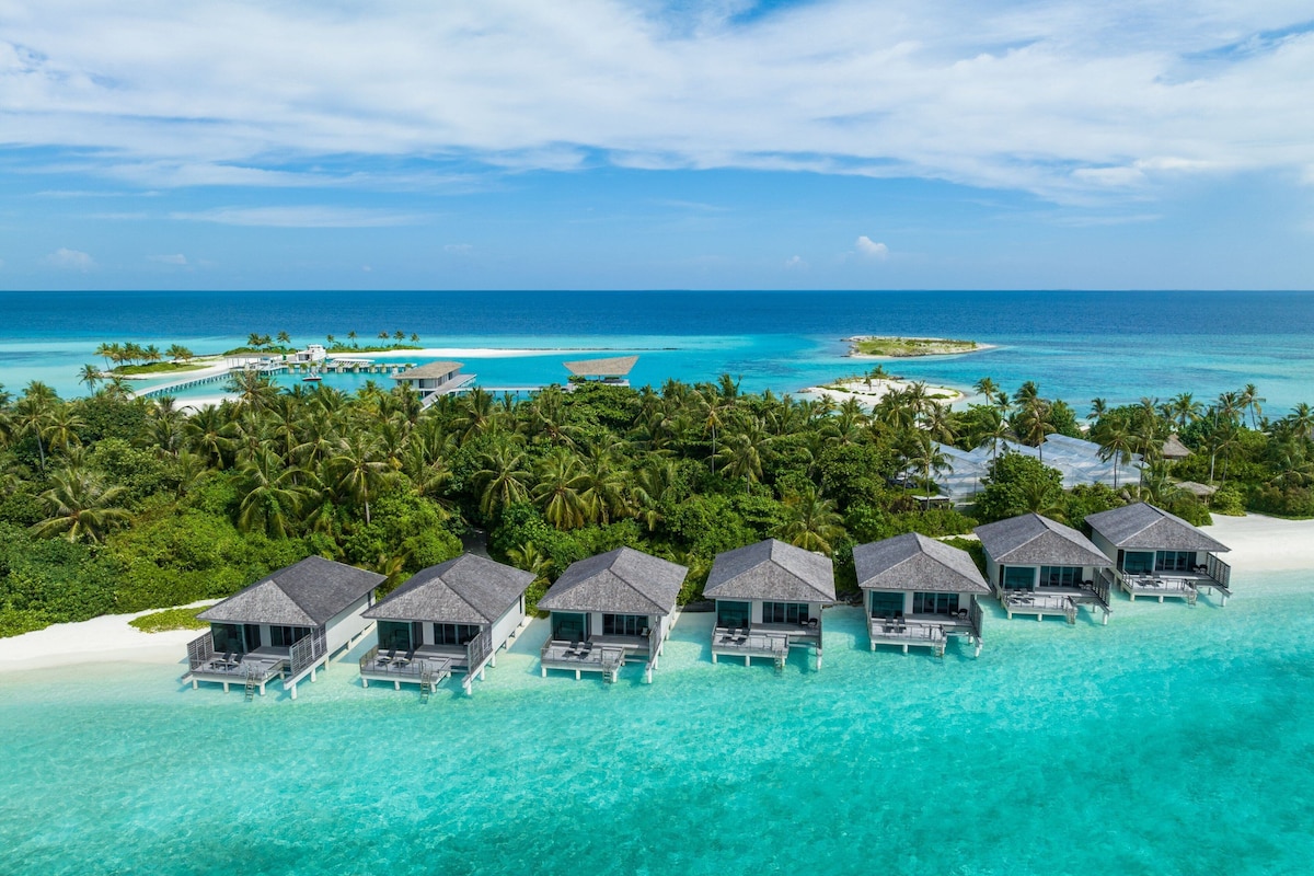 Le Meridien Maldives Resort & Spa image 10