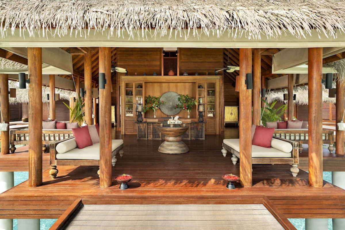 Anantara Dhigu Maldives Resort image 4
